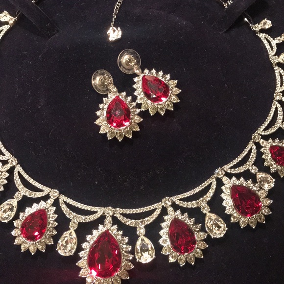 New Authentic Swarovski Ruby Princess Necklace/Collar with Matching Earrings! - Picture 3 of 15